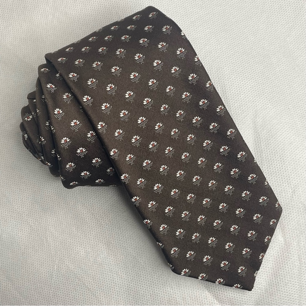 Marc de Paris 100% Polyester Floral Daisy Tie Brown White Florets Skinny Necktie